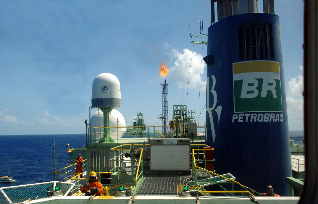 Venda criminosa dos ativos da Petrobras