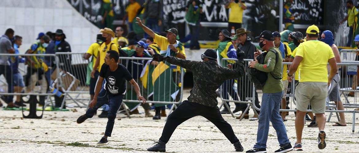 Punição total aos terroristas e golpistas!