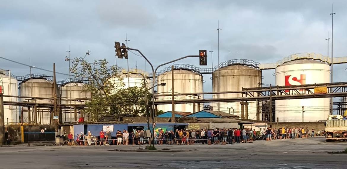 Todo apoio à luta dos caminhoneiros contra a miséria