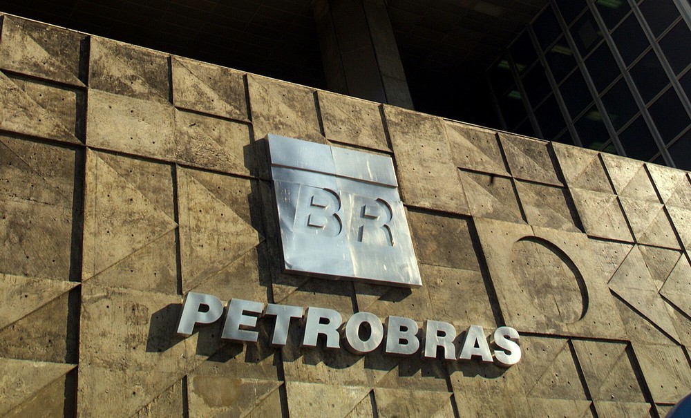 Petrobras anuncia venda de oito refinarias e decide reduzir participação na BR Distribuidora