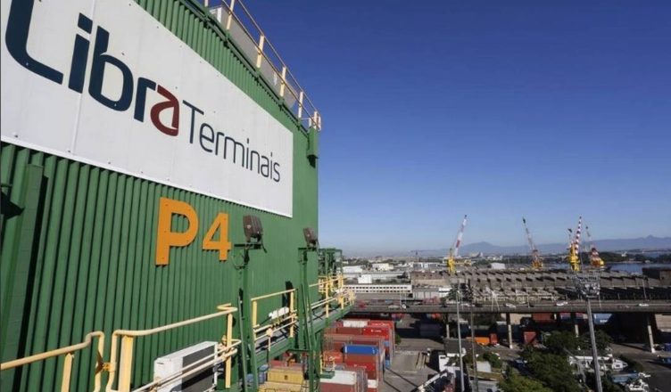 Entreguismo: Petrobras venderá 50% de suas refinarias a partir de junho