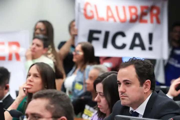 Ação antidemocrática contra mandato popular de Glauber Braga; #ForaLira!